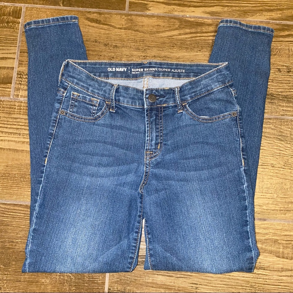 Old Navy (sz 2 short) Mid-rise Super Skinny Blue Jeans